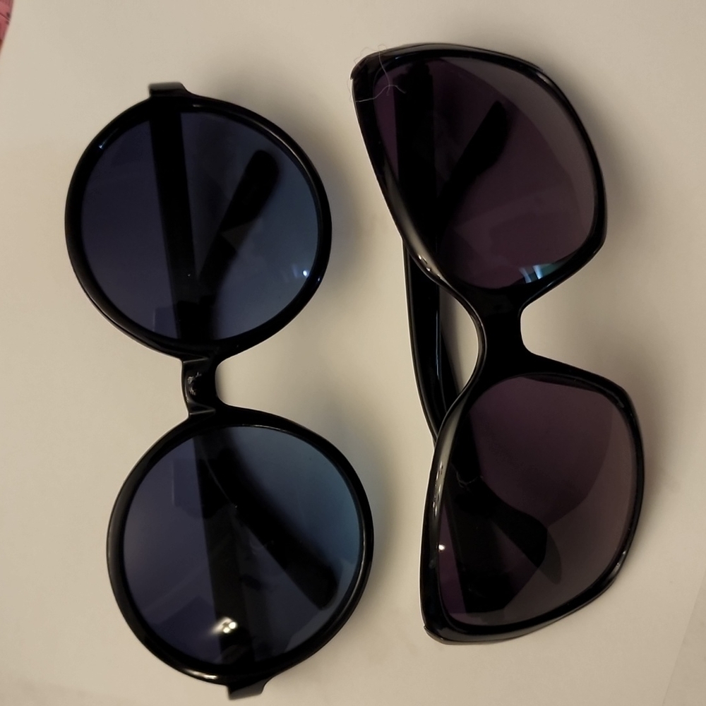Bundle of 2 Sunglasses